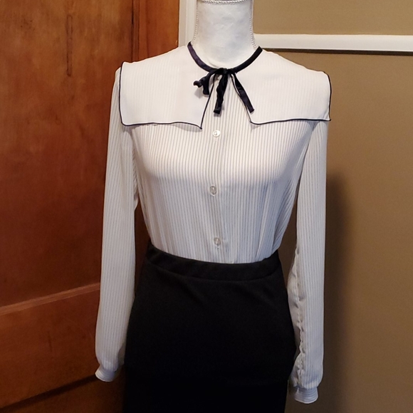 Vintage Tops - Midcentury Blouse Pinup 😍